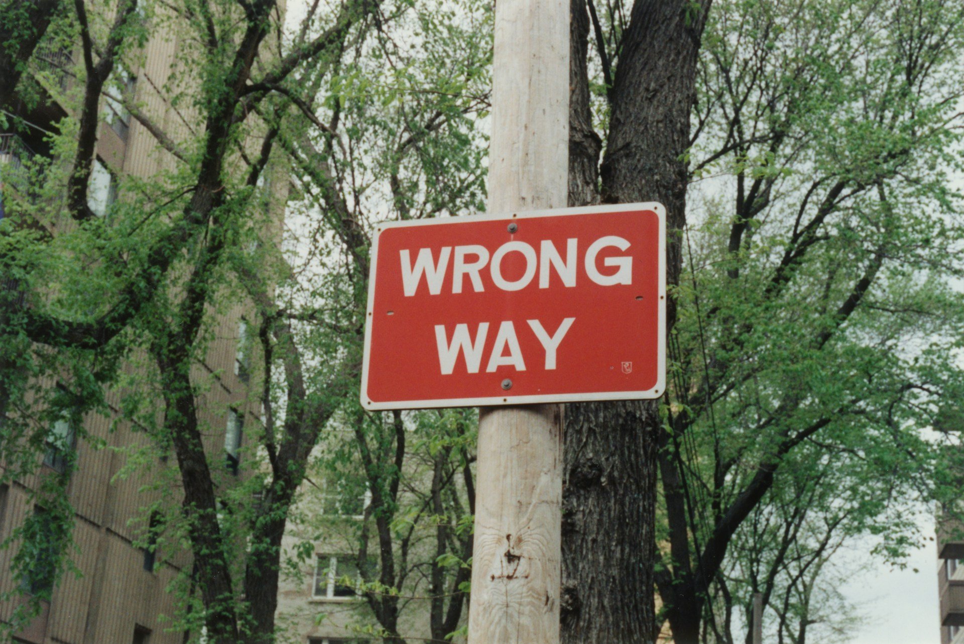 wrong way sign